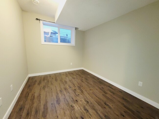 Photo - 11637-11125 125 St NW