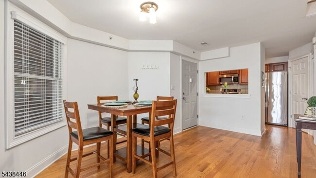 Photo - 112 N Broadway