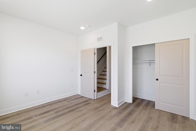 Building Photo - 617 W Cumberland St Unit 2