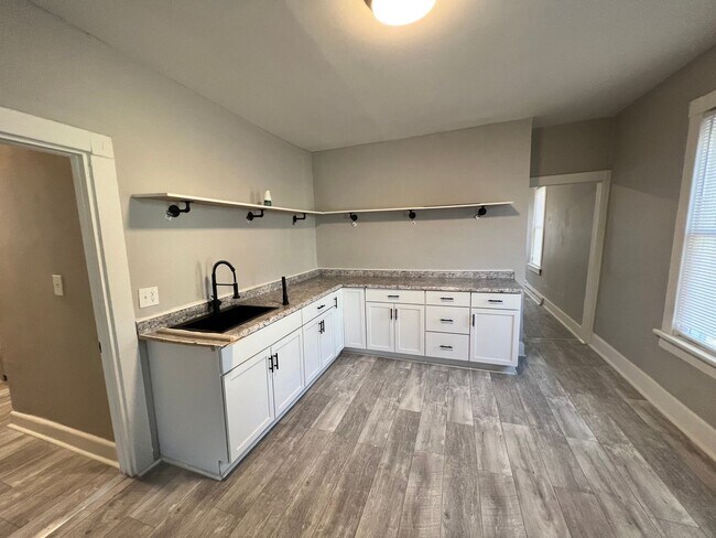 Photo - 2484 W Chambers St Unidad 2484 W Chambers St (lower)