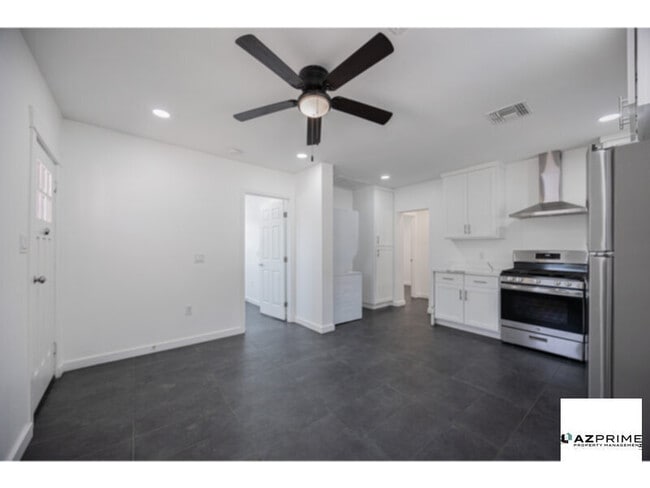 Photo - Stylish 3/2 Phoenix Duplex!
