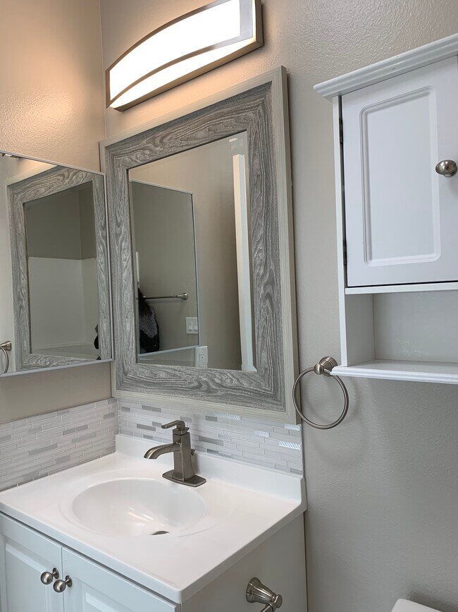 Photo - 15153 Burbank Blvd