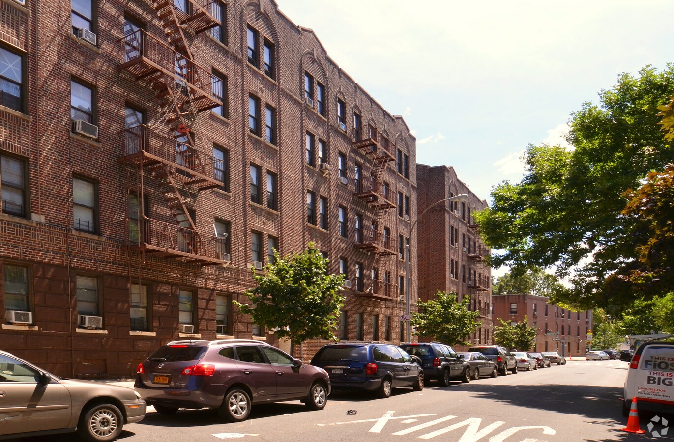 Photo - 1562-1580 Thieriot Ave