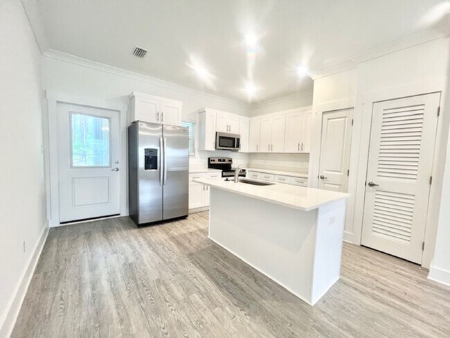 Photo - 107 Date Palm Ln