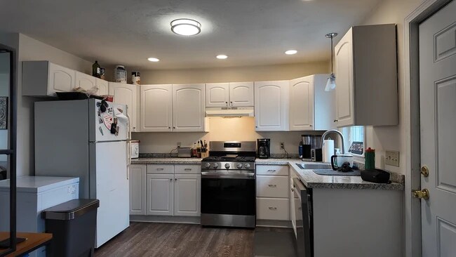 Building Photo - 112 W 7th St Unit 2 Rental