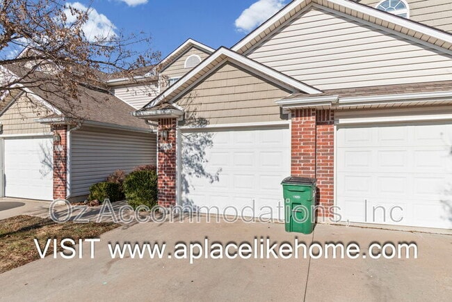 Photo - 803 SW Imperial Ln