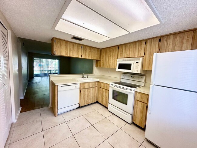Photo - 2 Bed/2 Bath Ground Floor Unit in EastLake...