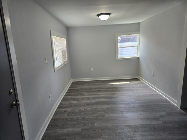 Photo - 5906 Hillsboro St