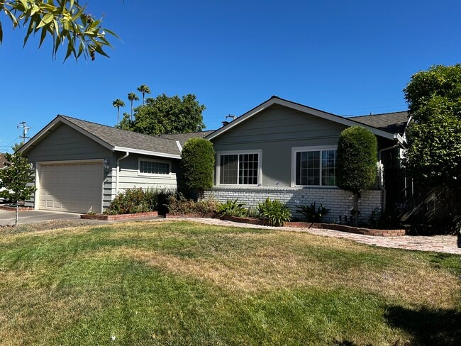 Photo - 1650 Glenroy Dr