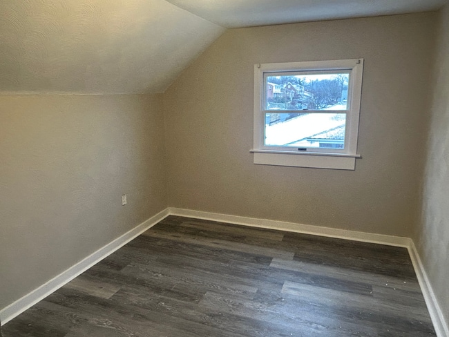 Photo - 335 S Lincoln Ave Unit Upstairs