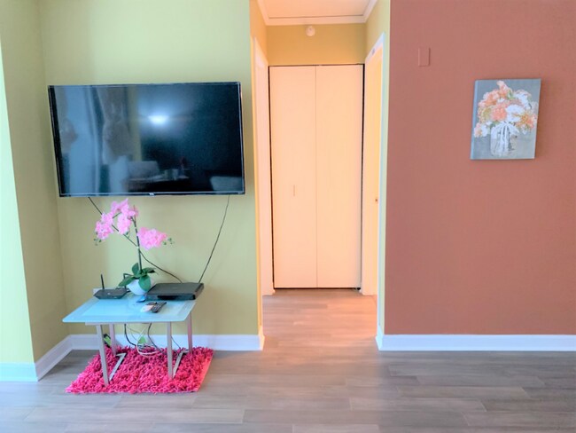 Photo - 201 N Westshore Dr