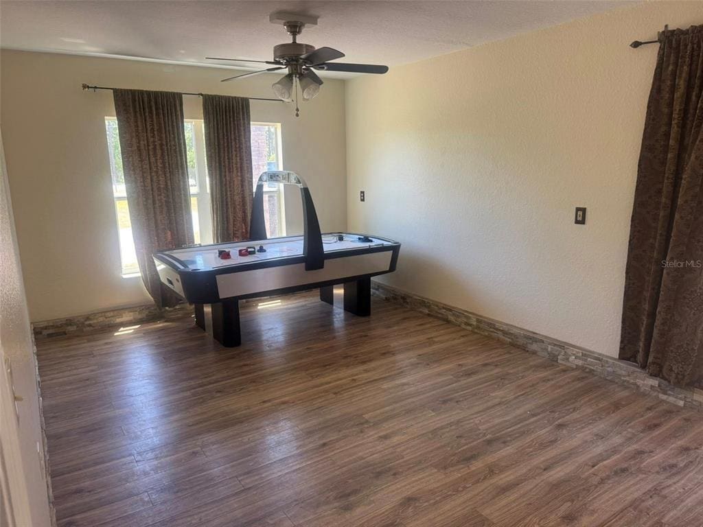 Photo - 14373 Irving St