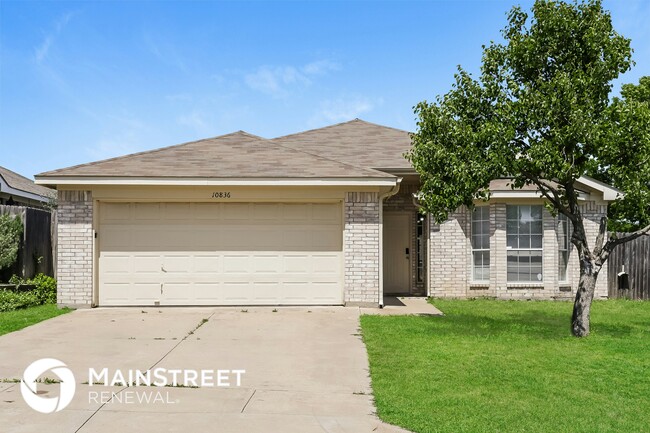 Building Photo - 10836 Deauville Cir N