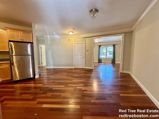 Photo - 81 Westminster Ave Unit B