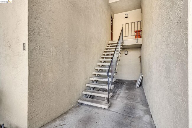 Photo - 2562 Walnut Blvd Unit 57