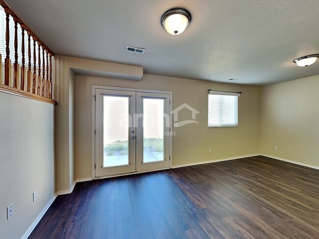 Photo - 643 N 1725 W