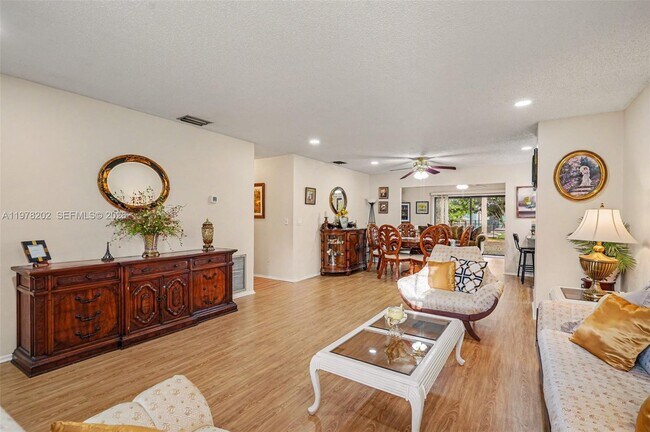 Photo - 901 Gannet Ave NW