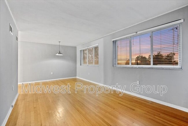 Building Photo - 2507 S Big Bend Blvd