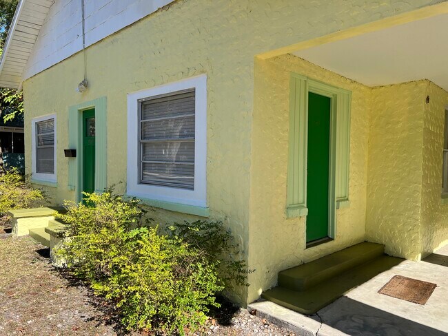 201 NW 10th St