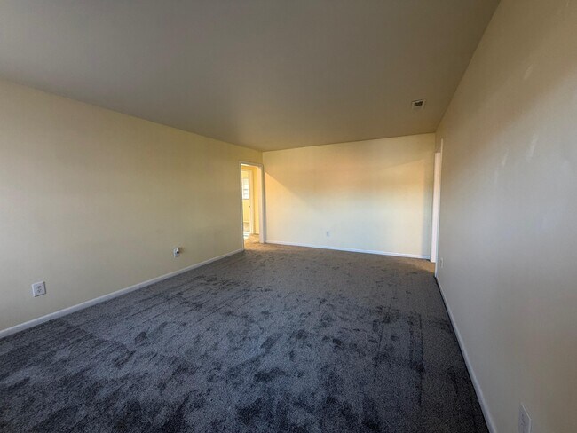 Photo - 3211 Meridian St N