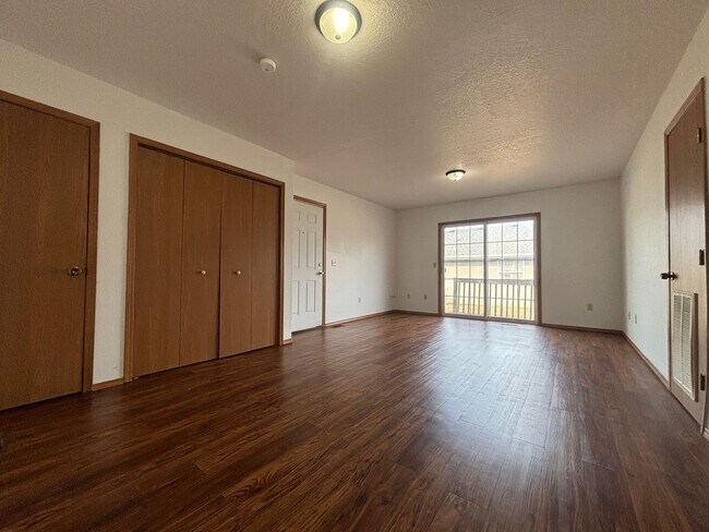 Photo - Cute 1 Bedroom 1 Bathroom Apartment near s...