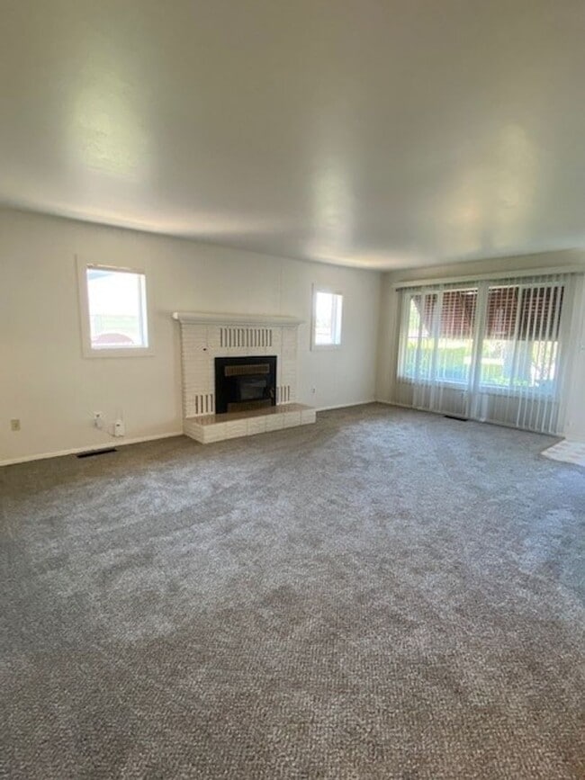 Photo - 205 S 46th Ave