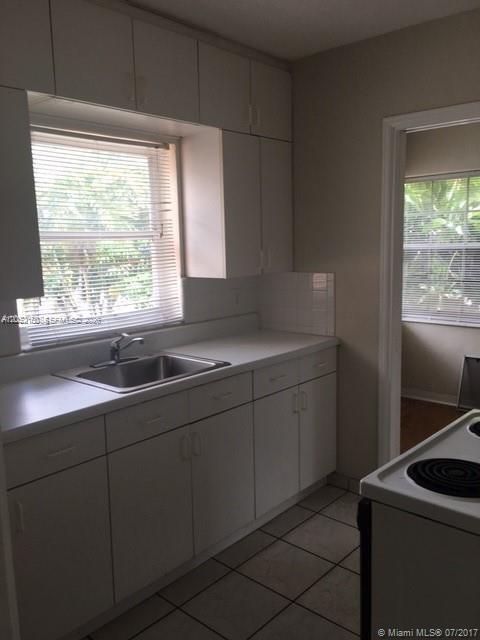 1002 SW 37th Ave Unit 3