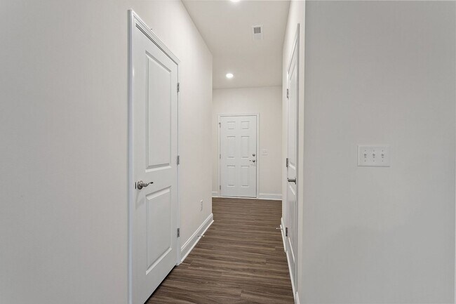 Photo - Beautiful 3-Bedroom Home in Desirable Clayton Community | Modern Finishes & Great Location
