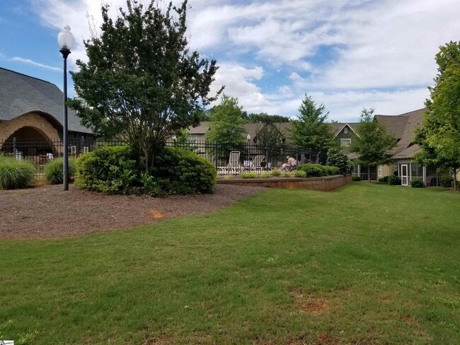 Photo - 101 West Ln