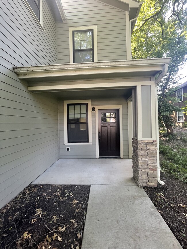 Photo - 1609 W 4th St