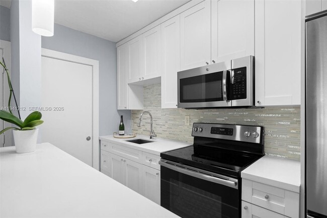 Building Photo - 6330 SW 79th St Unit 18