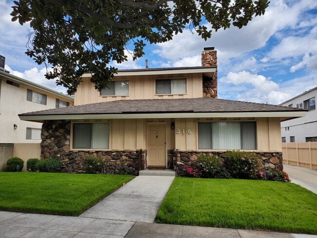 Photo - 316 N Monterey St Unidad D