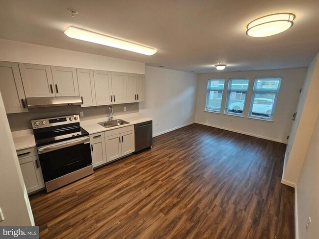 Photo - 200 Hamilton Ave