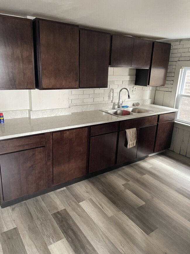 Newly remodeled kitchen - 1862 Indianapolis Blvd Apartments Unit 2