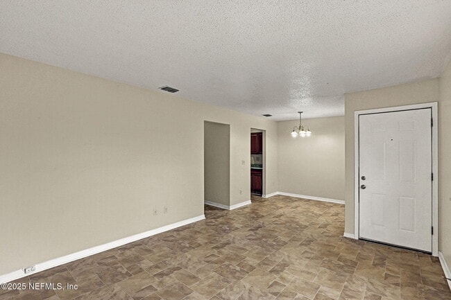 Photo - 475 Crabapple Ct Unidad C