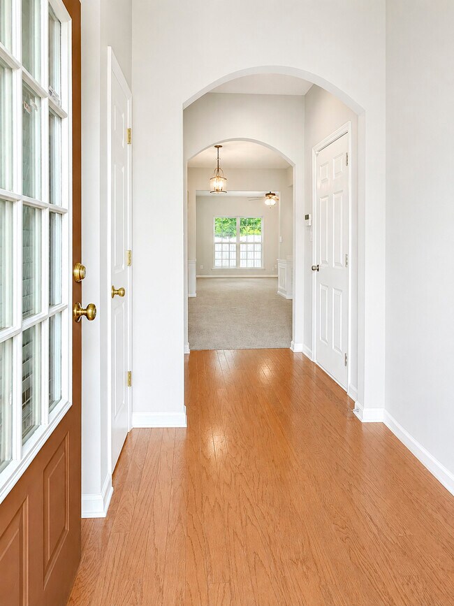 Photo - 3845 Grovemont Pl