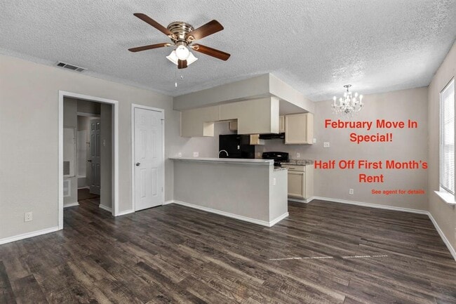 Building Photo - 6110 Wheless Cove Unit E