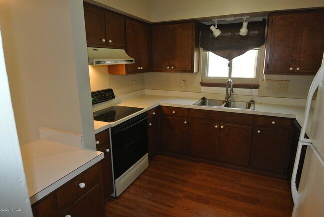Photo - 68 Quarterdeck