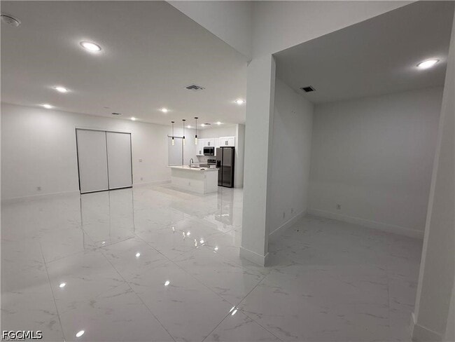 Photo - 3222 48th St W