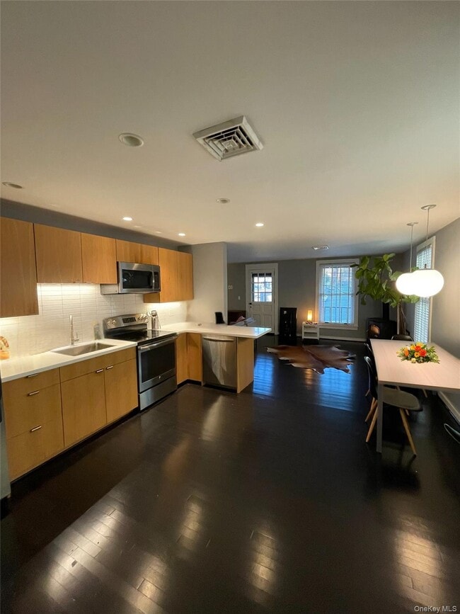 Photo - 44 Main St Unidad FL 2 - Front