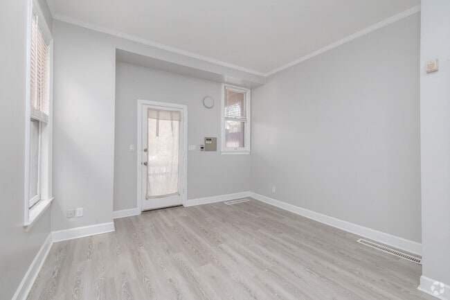 2BR, 1BA - 900SF - Living Room