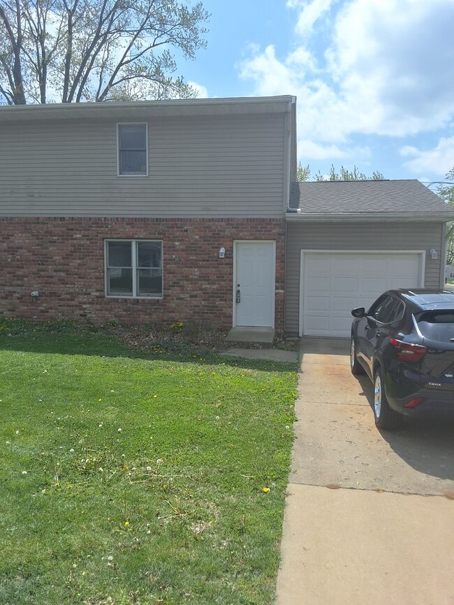 Photo - 4816 Pershing Ave Apartment Unit A