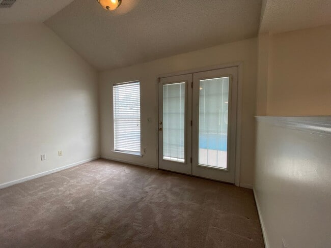 Photo - 1835 Lawnwood Dr