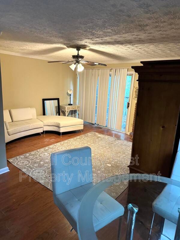 Photo - 910 Glynn Oaks Dr