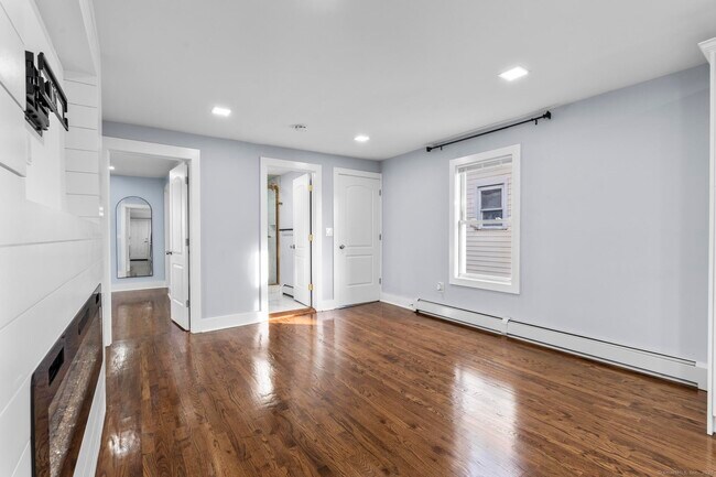 Photo - 75 Commercial St