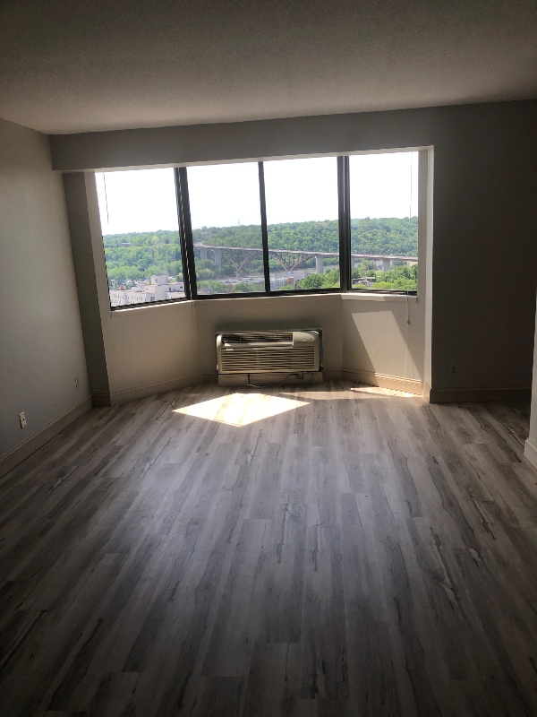 Photo - 291 7th St W