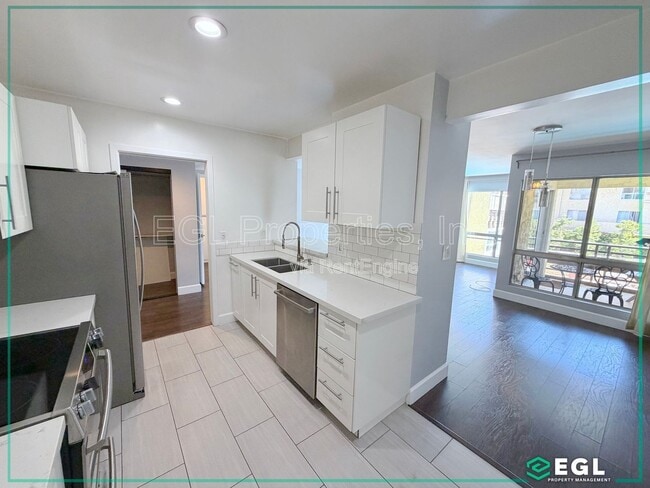 Photo - 6275 Canterbury Dr Unit 204