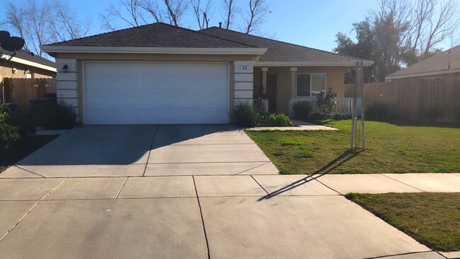 Building Photo - Don’t miss out on this 3 bedroom/2bath hom... Rental