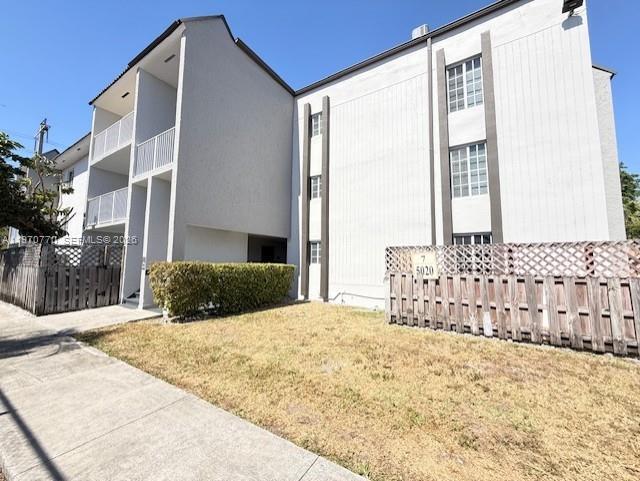 Building Photo - 5020 NW 79th Ave Unit 203