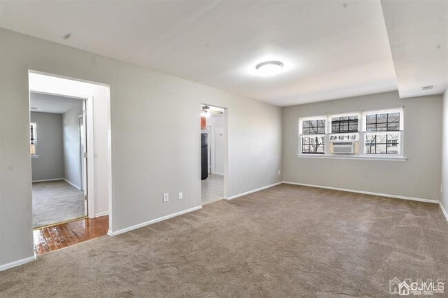 Photo - 204 College Dr